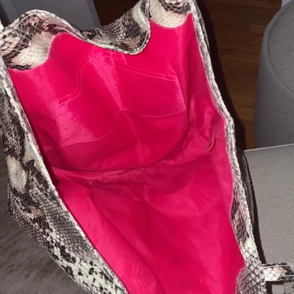 Large Python Print Tote - Picture 5 of 8